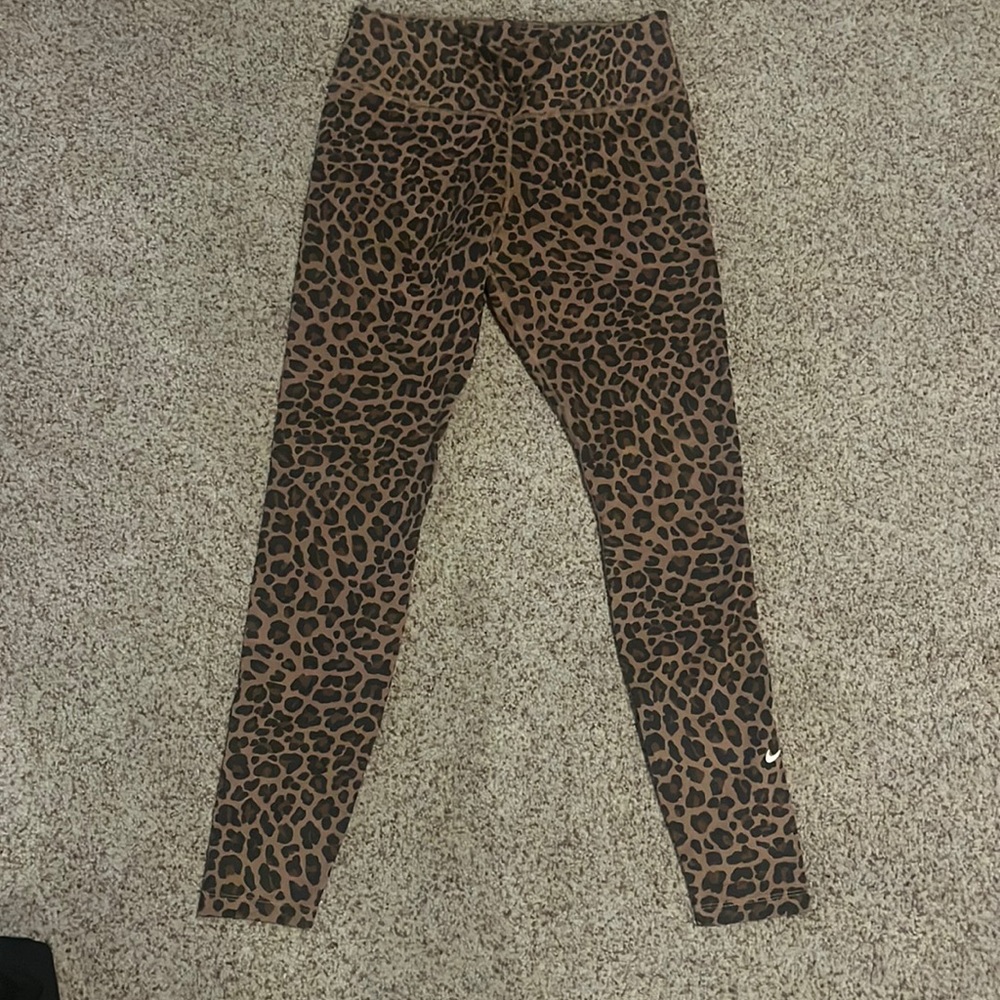 Nike leopard leggings, med